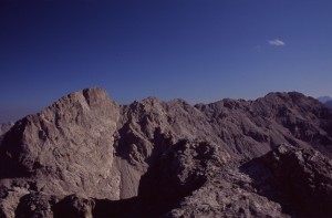 la lunga dorsale del monte Pramaggiore da ovest